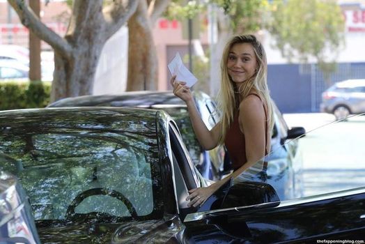 Alexis Ren