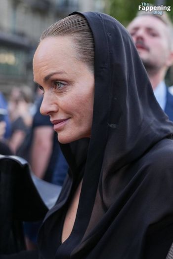 Amber Valletta