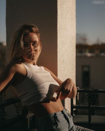 Anna Bauer (annavvba)