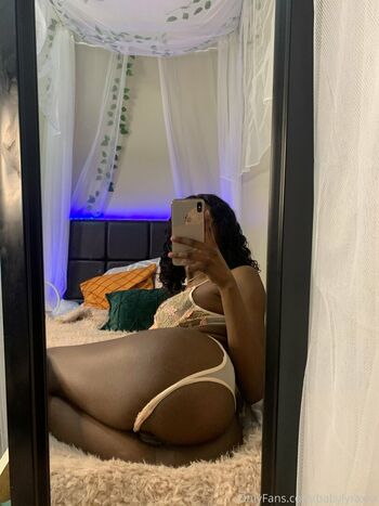 babylyraxxx