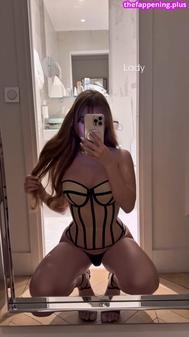 Carla Vyxx