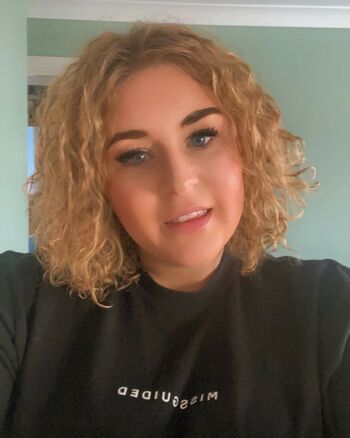 Curvy Abbii