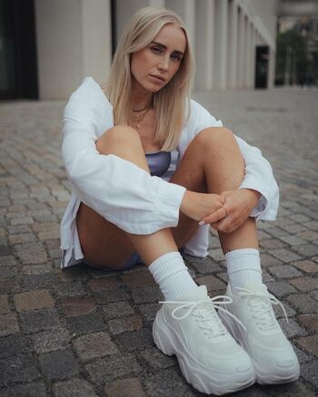 Ela Rausch , Raphaela