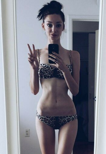 Emma Dumont
