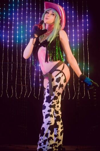 Labinnak Mangoloo Cosplay