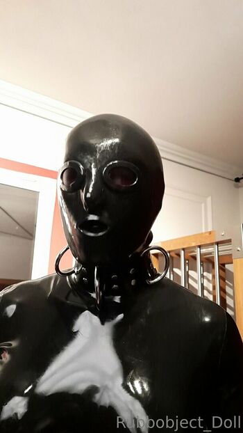 rubbobject_doll